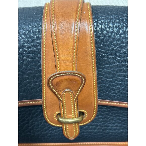 Elegant Black and Tan Leather Crossbody Bag - Picture 5 of 16